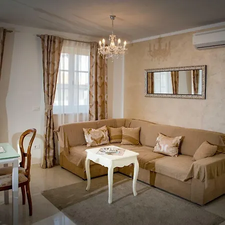 Apartment Holiday Dora *
