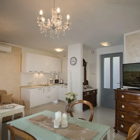 Apartment Holiday Dora *