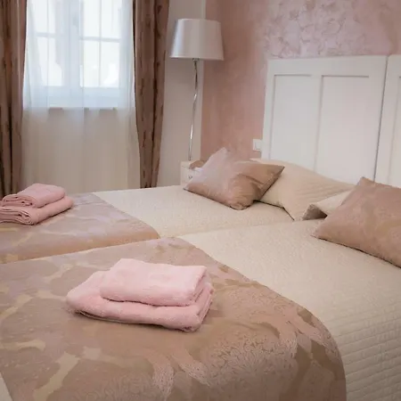 Holiday Dora Apartment *