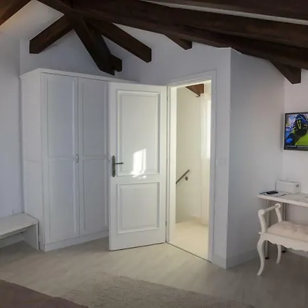 公寓 Dora 罗维尼