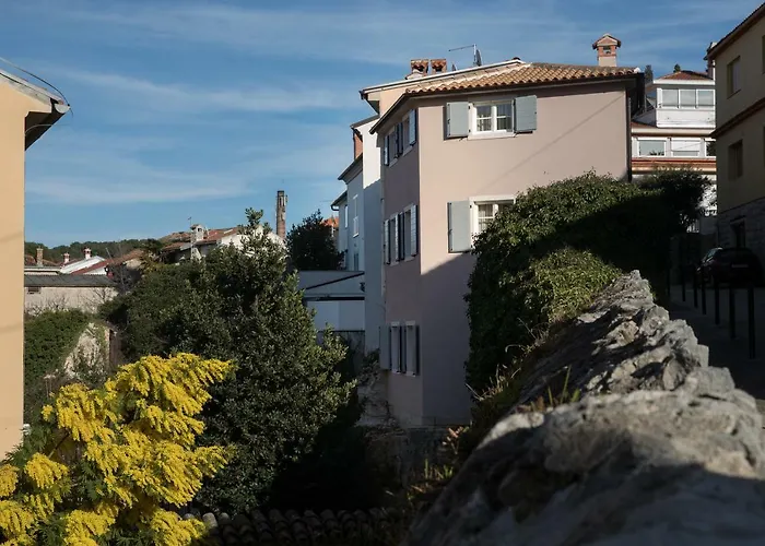 아파트 Dora 로비니