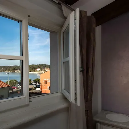 Dora Apartman
